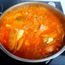 항아리 김치찌개 이미지