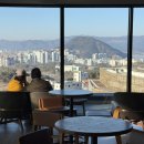 스타벅스춘천구봉산R점 | 스타벅스 춘천구봉산R점 | 뻥 뚫린 춘천시내뷰가 매력적인 카페, 춘천가볼만한곳, 구봉산카페, 코코...