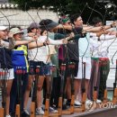 [현장] "한국활 재밌네요" 수원화성서 활쏘기 나선 잼버리 대원들 이미지