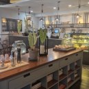 카페 태도 | 어반아이트☕ 서초역 어반아이트 (Urbanite) — 조용하고 감성 좋은데, 주인 태도는 아쉬웠던 카페 후기