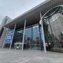 해남문화예술회관 | 해남군 문화예술회관 외부 유리창 세척 현장: 고난도 고소 작업의 정석!