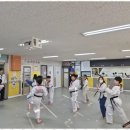 멘토 태권도 하는 아이들 이미지