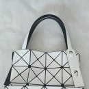 (주)실버포션 | 백화점 바오바오 이세이미야케 캐럿 carat 캐럿백 화이트 후기~ 일본 현지 가격, 오픈런, 게스트카드