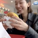 Holly’s Hamburger obsession🙈😂 이미지