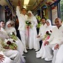 Unique wedding for 5 true-blue couples 이미지
