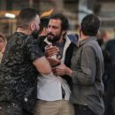 아스가르 파르하디 &#39;히어로&#39; 빚을 갚지 못해 교도소에 간 라힘에겐 결혼을 약속한 여자친구가 있다. 여자친구는 최근 금화가 든 가방을 주 이미지