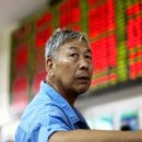 China Moves In to Calm Markets' Nerves-wsj 8/12 : 중국 당국 주식시장 부양 개입과 금융 시스템 유동성 공급,위완화 절상 배경 이미지