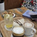 홍천군청 | 홍천군청 신상 카페 또바기커피 | 말차 휘낭시에가 맛있는 조용한 우드톤 감성 카페