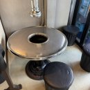 UR-[신흥로]-상-36 | 해방촌 맛집 | 숯불 초벌 풍미가 폭발하는 삼겹살 맛집 사랑방 숯불 화로구이 (feat.최자로드 맛집)