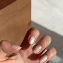 더밝은네일