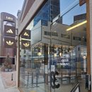 귀엽댕 | 내돈내산 성수동 아디다스 카페 3 STRIPES 서울 후기 대형 베이커리·포토부스까지