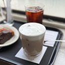 완산-104 | 전주 객사 카페 추천 휘낭시에가 유명한 힙한 카페 평화와평화 주차와 솔직후기