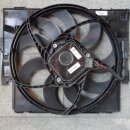 BMW 3시리즈 F30 라디에이터 휀 BMW F30 Engine Fan AC Radiator Fan 17 42 7 640 513 이미지