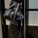 마고헤어 | 반클리프 알함브라 목걸이 &amp; 빼를리 팔찌 레이어드｜샤넬 삼각 머플러 더로우 마고백 코디