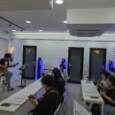 성인 우쿨렐레 이미지