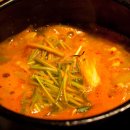 엄마의 김치찌개 밥상 이미지