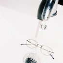 푸른안경 이미지