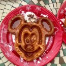 굿타임편의점 | [2026 최신] 도쿄 디즈니랜드 맛집 정복! 놓치면 후회하는 간식 TOP 7 &amp; 모바일 오더 꿀팁