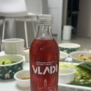 블라디 | VLADI 블라디 복분자 보드카 솔직 후기｜방어회·소고기랑 먹어보니 의외로 완벽한 마리아주