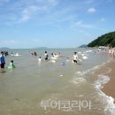 경치가 아름다우면서 붐비지 않아 가족, 연인과 오붓한 시간을 보낼 수 있는 인천 섬 해수욕장 10선 이미지
