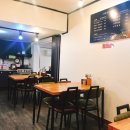 골목길 식당 이미지