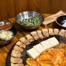 무쇠김치삼겹 - 마포구 와우산로21길 20-5 | 무쇠김치삼겹