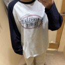 캠퍼스탑 | 썸웨어버터 웨이브 로고 래글런 롱 탑 티셔츠 아이파크몰 용산점