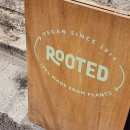 루티드(Rooted) 이미지