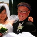 태국결혼-태국젊은여성이 나이든 서양남자와 결혼하려는 이유 이미지