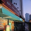 시선이 머무는 간판 이미지