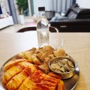 김앤푸드 | 국산 포기김치 김앤치로 완성한 집에서 즐기는 굴보쌈 한 상