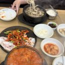 육개장인 로고