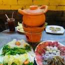 태국요리- 찜쭘(Jim Jum), 돼지고기해물,야채등을 육수에 넣은 후 양념에 찍어먹는 태국식 전골 이미지