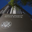 IRS는 미국인의 은행 계좌를 감시하기 위해 AI를 사용하고 있습니까? 이미지