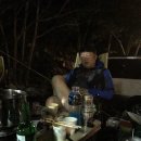 숲속에서 캠핑장 이미지