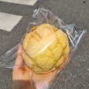 루시베이커리 | 가정동 새로 생긴 빵집 베이커리루시 메론크림빵과 바게트 먹어본 후기