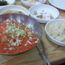 맥도날드 앞 버스정류소 이미지