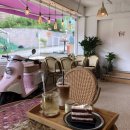 씨롱카페C_longcafe | 왕십리 카페 추천(1) 씨롱카페｜아늑하고 사랑스러운 분위기에 보드게임까지