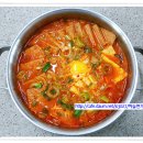 얼큰한 햄 김치찌개 이미지