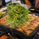 스마일애견 | 여의도역 맛집 삼겹살 스마일삼겹 본점 후기 구워주는 고기집 김치 미나리 삼겹살