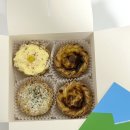 두메(DUME) | 강원도 속초 카페 | 속초 타르트 맛집 빵지순례 디저트카페 에그타르트 초당옥수수타르트 포장 ‘두메’