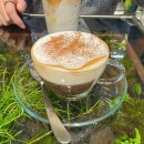 내 책상위의 작은 숲 테라리움 이미지