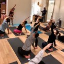 세븐일레븐 방배현대점 | 편의점에서 책읽고, 매장에선 요가수업.. 오프라인 매장의 변화│인터비즈