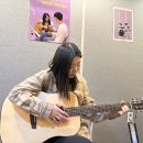 퇴근길 통기타 이미지