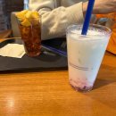 딸기도넛자두커피 이미지