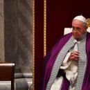 19/04/09 Devil targets those who succumb to despair, pope says - Fatigue makes people forget the good things they've received, he says during homily 이미지