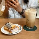 대빵오락실 신사점 | 신사 가로수길카페 버터앤쉘터. 커피도 버터샌드도 맛집 그자체자냐.