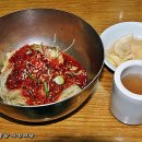 고춧가루 양념에 밍밍한 육수가 색다른 평양냉면의 맥을 이어가는 메밀면발 서울중구맛집 을지면옥 이미지