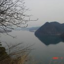 산과호수 이미지