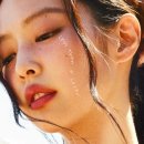 제니 뮤비 여름 핫걸 패션, 레트로 선글라스와 그린 귀걸이가 완성한 빈티지 룩